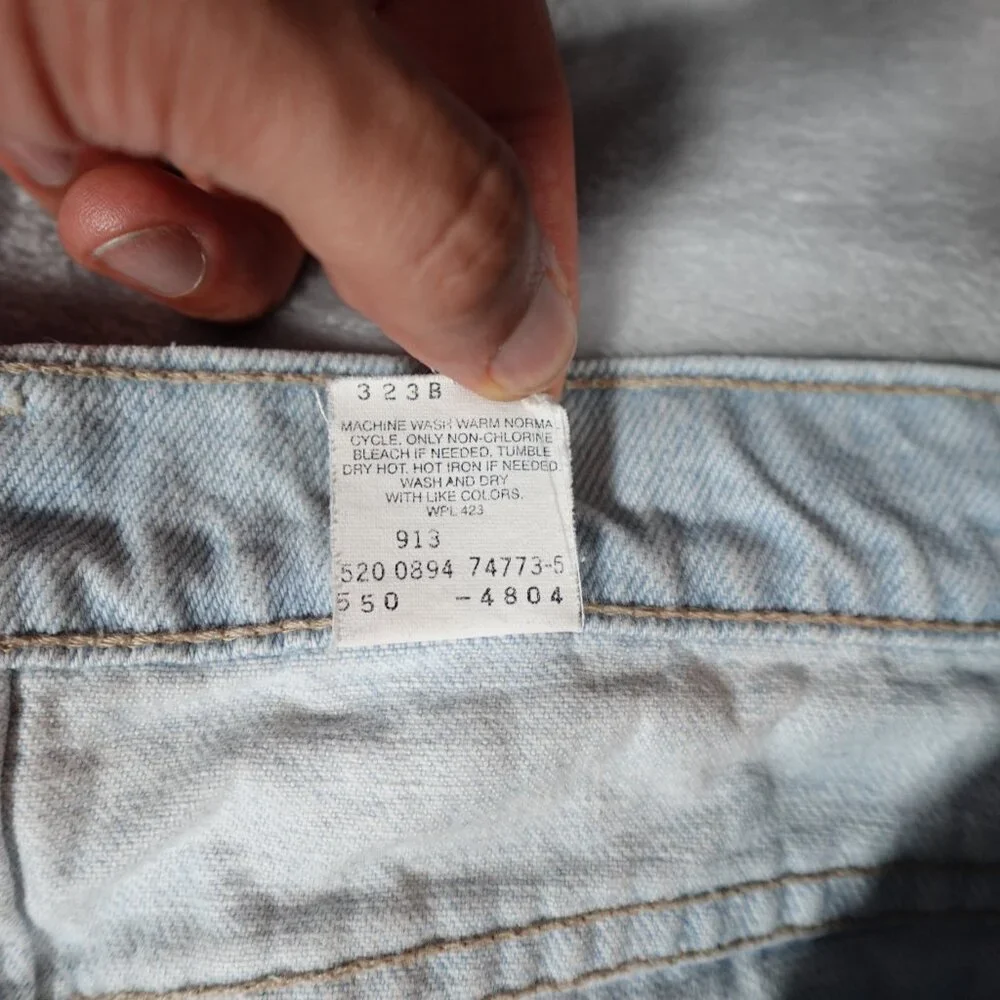 Vintage Levis 550 Relaxed Tapered Leg Jeans Mens 36x36 (Fits 34x35) Flaws READ! - Picture 7 of 16